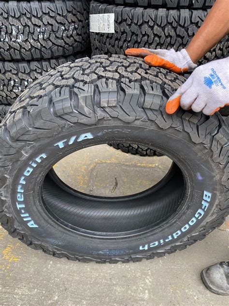 4pcs 285-60-r18 BF Goodrich KO2 whitesidewall USA sold as 4pcs for 82K ...