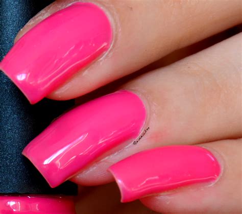 CND SHELLAC Pink Bikini Swatch Ninnieboo