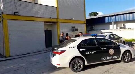 Suspeito de ameaça e violação de domicílio contra a ex mulher é preso