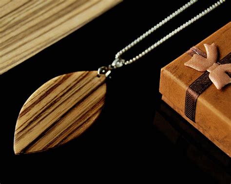 Collier Pendentif Feuille Collier en Bois Femme Fait à la Etsy France