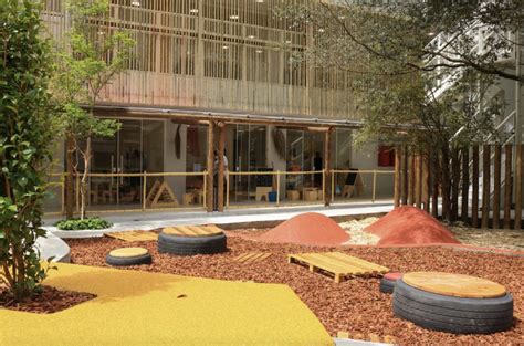 Escolas No Itaim Bibi - Design biofílico traz verde para crianças em escola no coração do Itaim ...