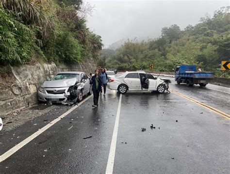 台東台9線2車互撞車頭全爛 4人急送醫 社會 中時