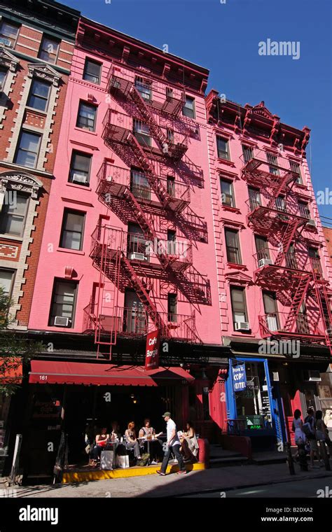 Pink apartment building in soho hi-res stock photography and images - Alamy