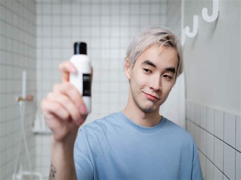 Men S Skin Care 5 Mistakes People With Oily Skin Often Make During Winters