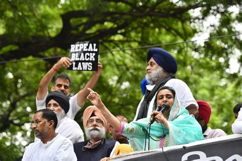 Sad Takes Out Protest March Against Farm Laws In Delhi Jammu Kashmir