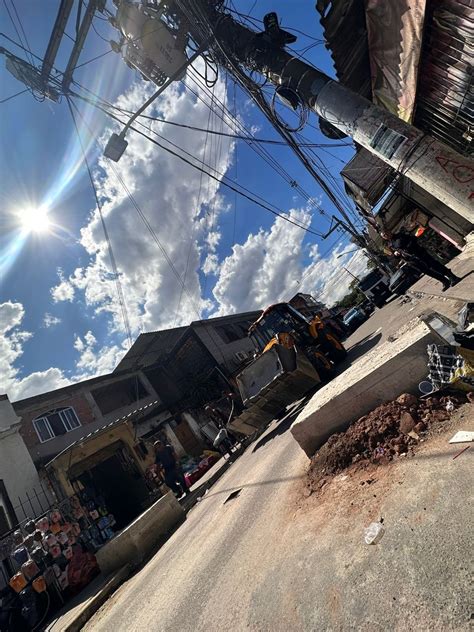 Pmerj On Twitter Barricadas Colocadas Pelo Tr Fico De Drogas Est O