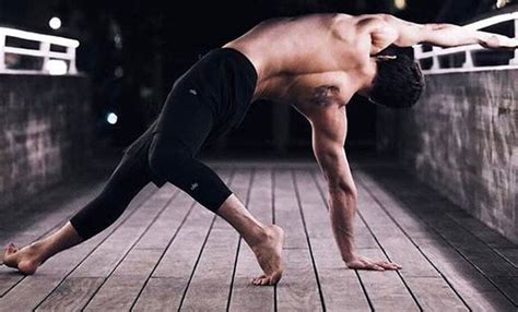 Best Yoga Clothes For Men 2021 Edition