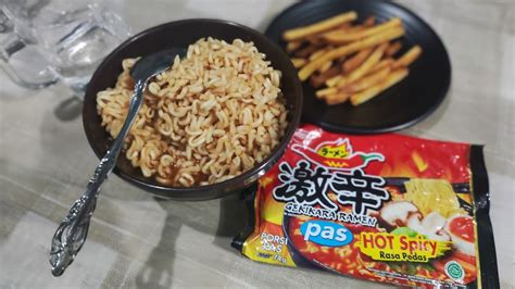 Nyobain Makan Nissin Gekikara Ramen Mi Instan Pas Hot Spicy Rasa