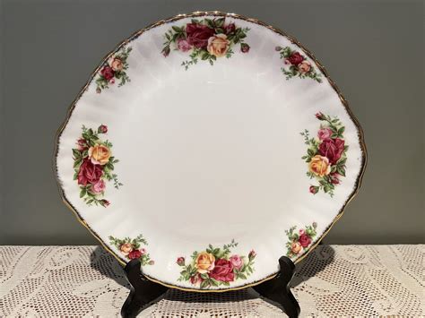 Royal Albert Old Country Roses Large Tab Handled Cake Plate All