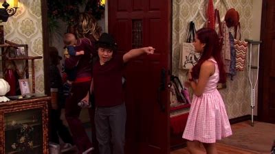 Sam&Cat Season 1 Episode Captures 01.Pilot - Ariana Grande Photo ...