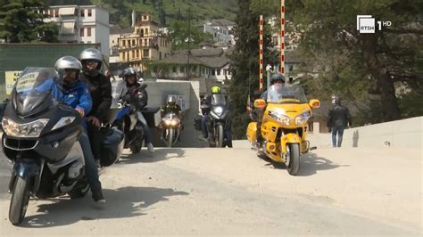 Gjirokastra pushtohet nga turistët italianë 160 motoristë të