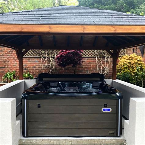Spencer Person Hot Tub Proudly Designed In The UK