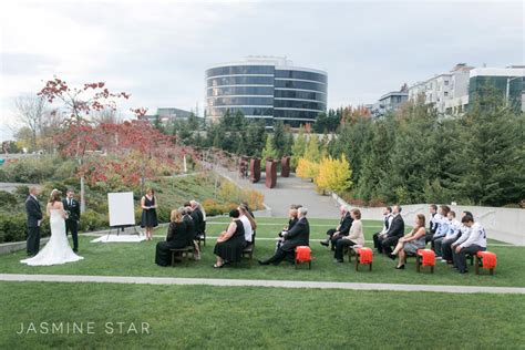 Seattle Ballard Hotel Wedding : Sherri+John - Jasmine Star