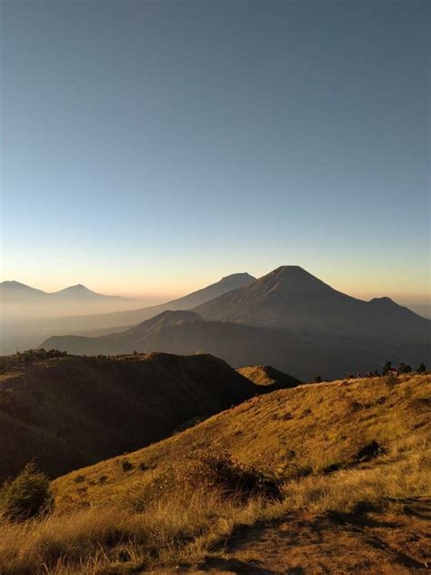 5 Rekomendasi Gunung Di Jawa Cocok Untuk Pendaki Pemula Tugujatim Id