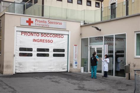 Milano Medico Aggredito Con Machete Al Policlinico B Lab Live