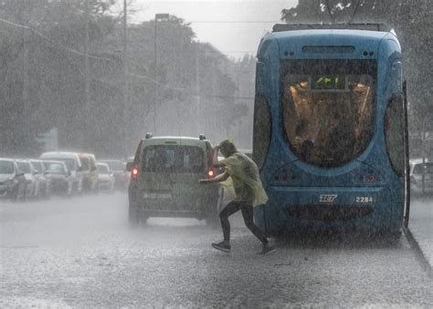 Zagrebu prijeti superćelijska oluja DHMZ upalio narančasti alarm