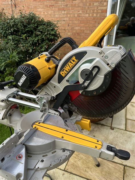 Dewalt Dw717 Xps Double Bevel Mitre Saw With Dw7033 Xj Stand Ebay