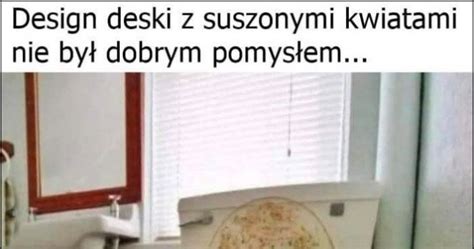 Design deski z suszonymi kwiatami nie był dobrym pomysłem wygląda jak