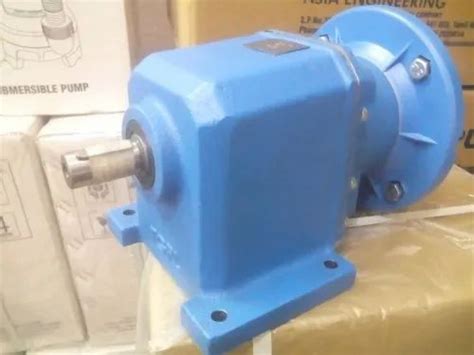 Cast Iron Phase Tgpl Foot Mounted Helical Gearbox For Industrial