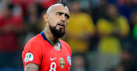 La contundente publicación de Arturo Vidal contra el árbitro tras dura