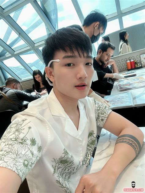 Boy teen 2k2 body slim cu siêu dài phục vụ sex tới z