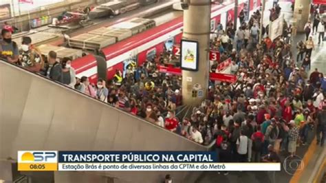 Estação Brás da CPTM fica lotada na manhã desta segunda feira 8 de