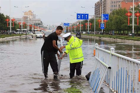 辽宁葫芦岛发布暴雨红色预警 强对流天气导致城区内涝严重 封面新闻