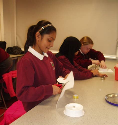 Physics Factory Birmingham: Woodgate Year 6 Lesson (Monday 14th March 2011)