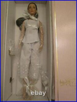 Euphemia Basic Tonner Doll Nrfb Cinderella Brunette Small Bust Bw Box Stand Tonner Tyler