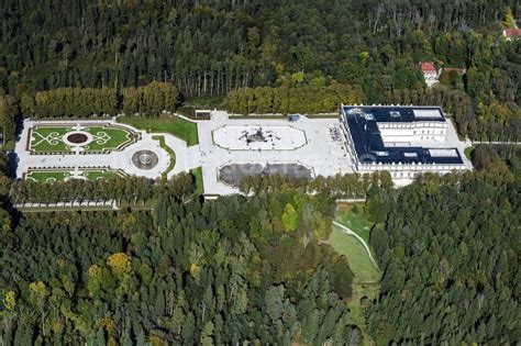 Chiemsee Von Oben Herbstluftbild Geb Udekomplex Im Schlosspark Von