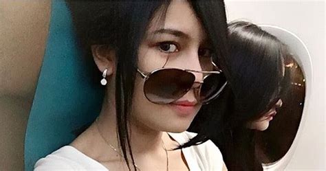 Memberikan Kenikmatan ML Di Vagina Bibi Dan Pembantu CERITA SEX SELINGKUH