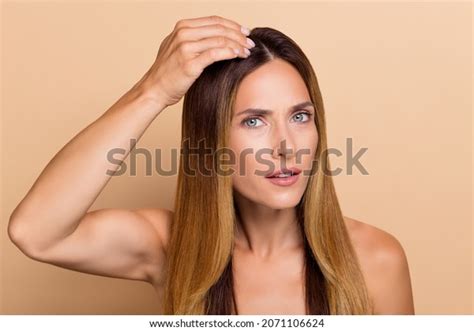 Im Genes Fotos De Stock Objetos En D Y Vectores Sobre Oily Naked