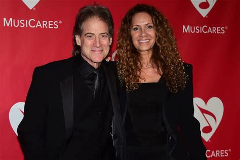 Richard Lewis Wife Joyce Lapinsky Thanks Fans For Loving Tributes In