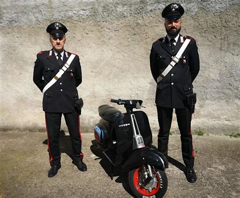 Furto Di Ciclomotori I Carabinieri Arrestano Due Giovani Tvoggi Salerno