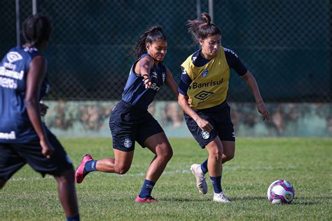 Gurias Gremistas Seguem Prepara O Para Estreia No Gauch O