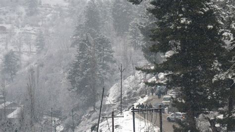 In Photos Cold Wave In Jammu And Kashmir Avalanche Warning Issued