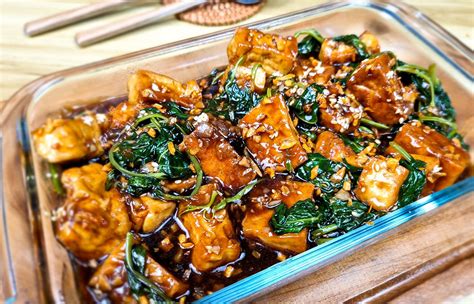 Stir-fry Tofu and Kangkong - Yummy Kitchen