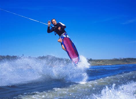 how to install wakeboard bindings
