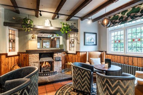 The White Lion pub unveils brand-new look after refurbishment ...