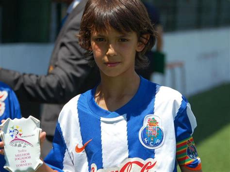 Jo O F Lix Desde O Desaproveitamento No Porto Ascens O No Benfica