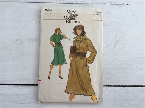 70 S Vogue 9292 Very Easy Pattern Misses Dress Size 10 Bust 32 1 2