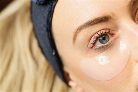 Eye Contour Treatment 221 Laser Clinic Spa