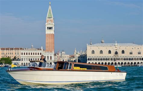 Book Venice Airport Transfers — Comfortable Rides & More