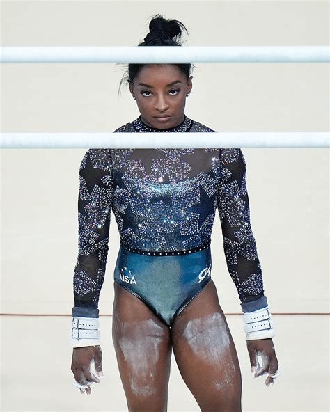 Biles shakes off injury, dominates in gymnastics Olympics qualifying ...