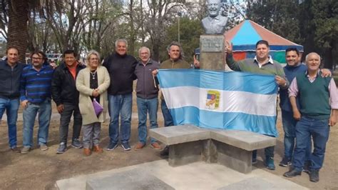 Inauguran El Monumento A Per N En La Plaza Jos Mar A Bustos Opinando