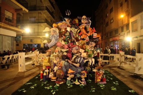 Un Paseo Por Las Fallas De La Comarca As Son Los Monumentos De