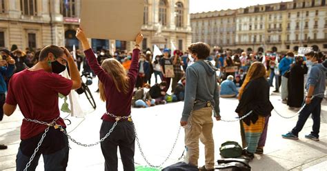 Basta False Promesse Riparte Oggi Lo Sciopero Per Il Clima Di Fridays