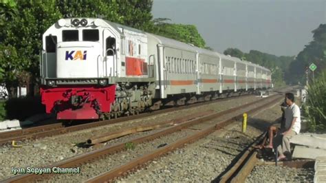 Di Gapeka Baru Kereta Api Baturraden Dan Cikuray Bertemu Di Stasiun