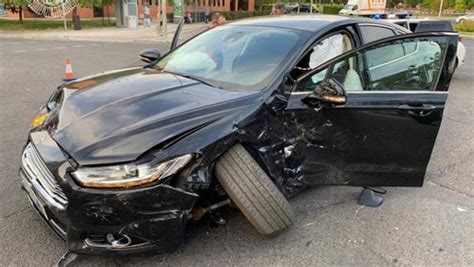 Detenido Por Conducir Temerariamente Un Coche Robado Sin Carn Y Drogado