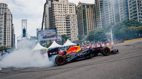 F Red Bull Showrun Gamesome